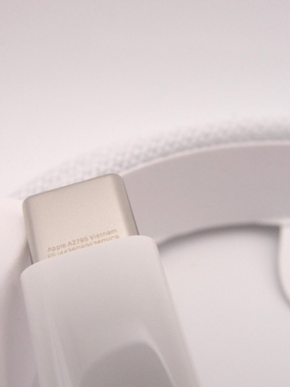 Apple USB‑C to USB‑C Braided Cable (A2795) | 1m | NEW | Fast Charging - Picture 3 of 7
